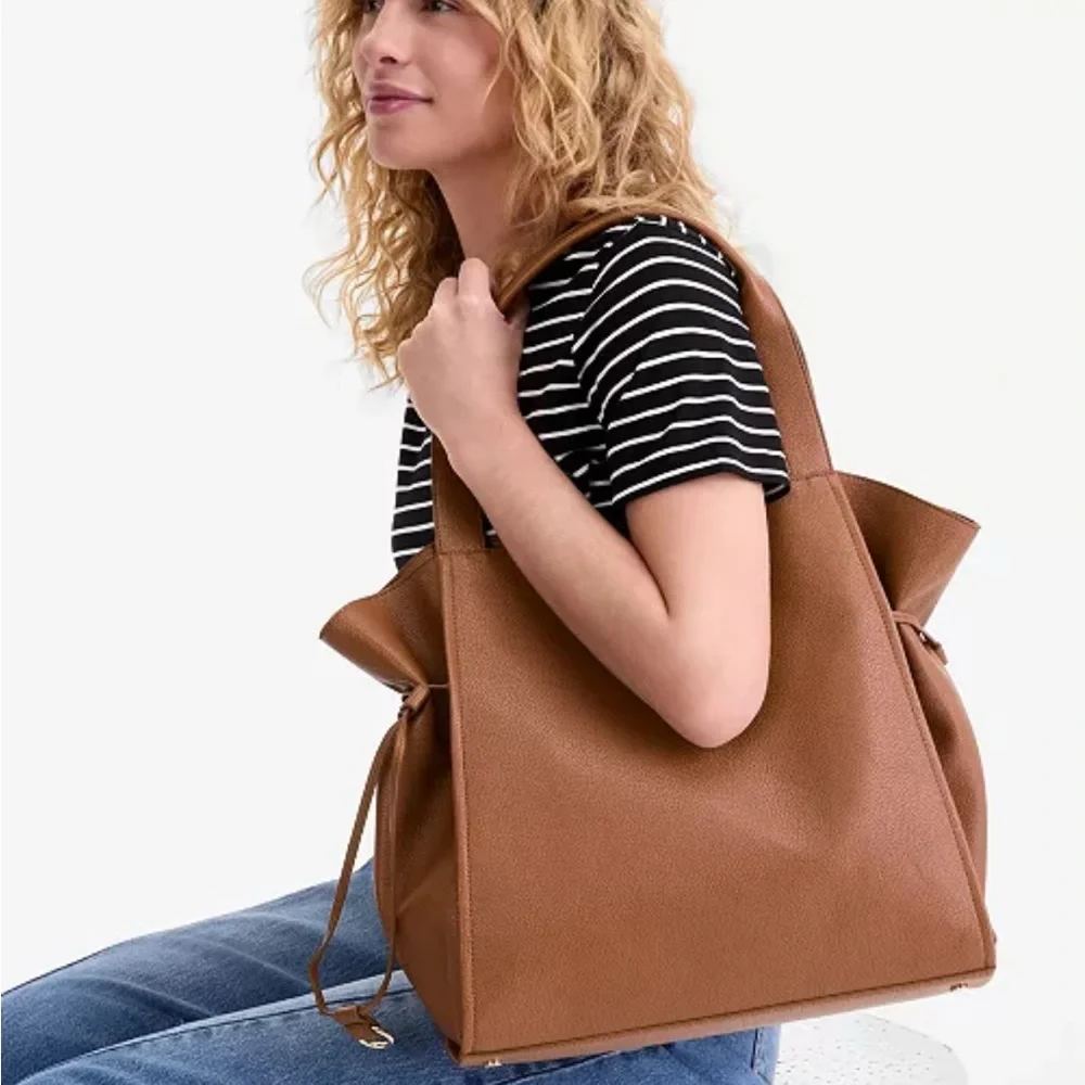 Chic Tan Women's Tote Bag Set
